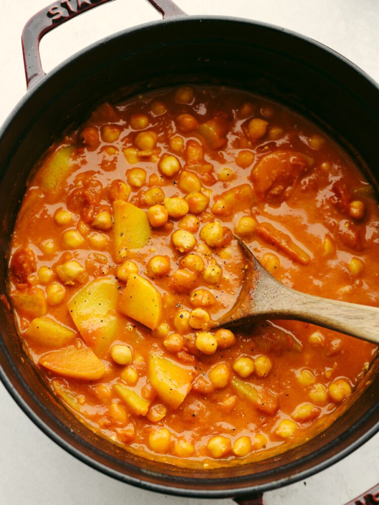Closeup of a pot of chickpea curry.